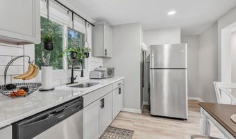 14 N Coe Ln, Ansonia, CT 06401
