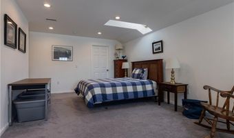 14 Clinton Ave 3, Jamestown, RI 02835