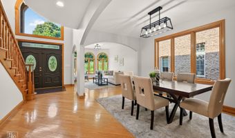 1017 E Red Oak St, Addison, IL 60101