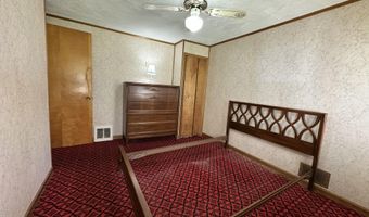 3935 Oak Ave, Altoona, PA 16601