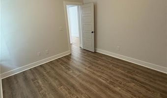 1249 FOX TAIL Ln, Opelika, AL 36801