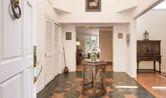 10 Steep Hollow Ln, Cos Cob, CT 06807