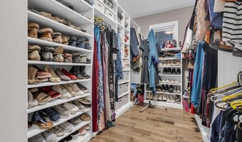 26 Crest Rd, Middletown, NJ 07748