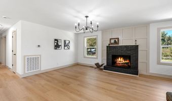 207 Oakmont Dr, Boiling Springs, SC 29316