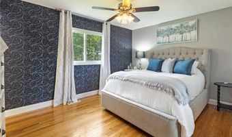 373 Sorrento Dr, Ballwin, MO 63021