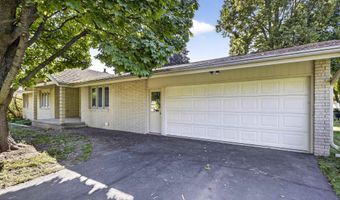 521 W SENECA Dr, Appleton, WI 54911