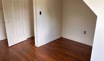 4 Preston Dr, North Kingstown, RI 02852