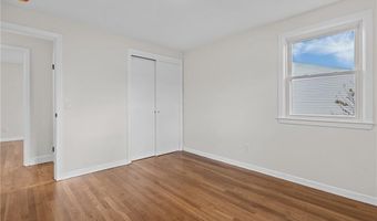 99 Salem Ave, Cranston, RI 02920