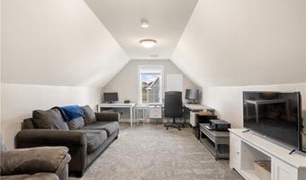 110 Crystal View Dr, Burrillville, RI 02859