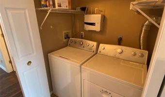 1310 Crossings Ct B, Ballwin, MO 63021