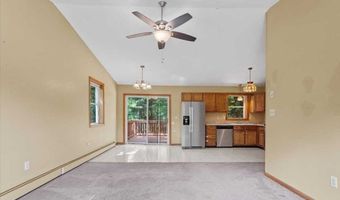 9 Iriquois Dr, Ashburnham, MA 01430