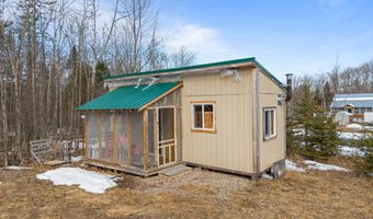 3 New England Rd, Abbot, ME 04406