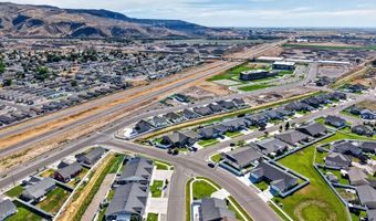 1027 Pinewood Ave, Chubbuck, ID 83202