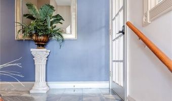 15 Thomas St C, North Providence, RI 02911