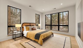 6916 CARMICHAEL Ave, Bethesda, MD 20817