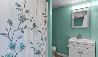 31 Brookside Dr, North Smithfield, RI 02896