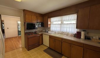 108 Barnett Dr, Bishopville, SC 29010