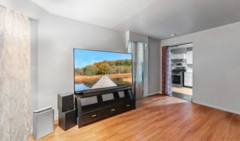 67 Elm St, Andover, NJ 07801