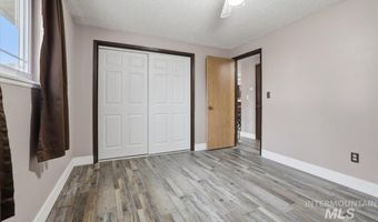 621 E Easy St, Caldwell, ID 83605