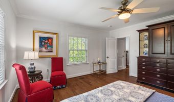 2317 S QUEEN St, Arlington, VA 22202