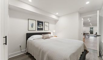 922 8TH St NE, Washington, DC 20002