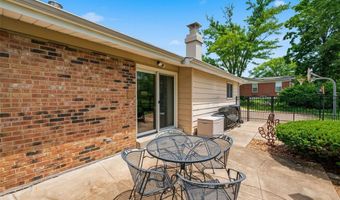 409 Mayfair Dr, Ballwin, MO 63011