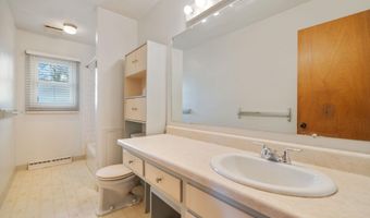 810 CAHILL Dr, Cheyenne, WY 82001