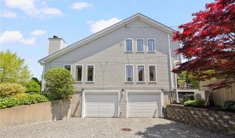 5 Maloney Ln, Middletown, RI 02842