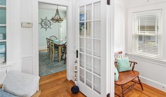 28 W Narragansett Ave, Newport, RI 02840