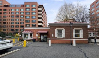 1121 ARLINGTON Blvd 703, Arlington, VA 22209