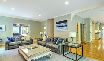 10 Owl Tree Ln, East Greenwich, RI 02818