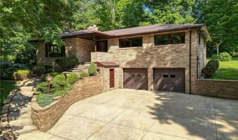 1341 Valley Dr, Akron, OH 44312