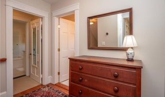 198 Gibbs Ave, Newport, RI 02840