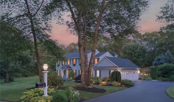36 Beauchamp Dr, North Kingstown, RI 02874