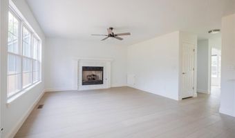 522 Tiger Blvd, Bentonville, AR 72712