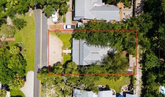 34 7th St, Apalachicola, FL 32320