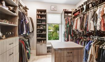 6104 LAGOMAR Ln, Apollo Beach, FL 33572