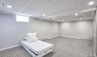 203 New York Ave, Bergenfield, NJ 07621