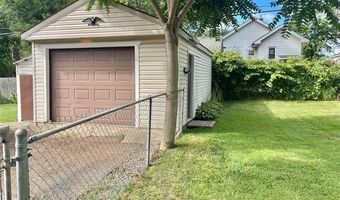 1090 Lakeview Street St, Waterford, MI 48328