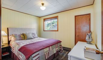 633 N PACIFIC St, Rockaway Beach, OR 97136