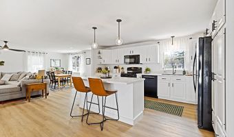816 Riverside Dr, Augusta, ME 04330