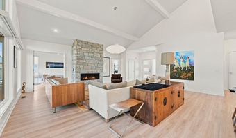 2104 Golfview Dr, Auburn, IN 46706