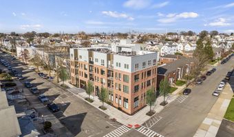 117 W 2ND St 202, Bayonne, NJ 07002