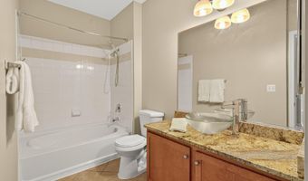 4850 EISENHOWER Ave 202, Alexandria, VA 22304