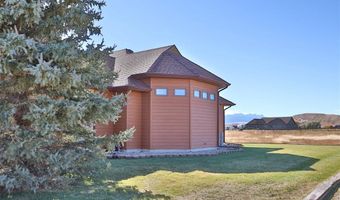 6 Chondell Dr, Cody, WY 82414