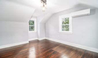 79 W Wooster St, Danbury, CT 06810