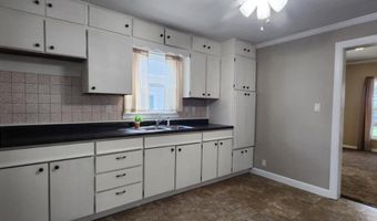 430 N Simon St, Ada, OH 45810