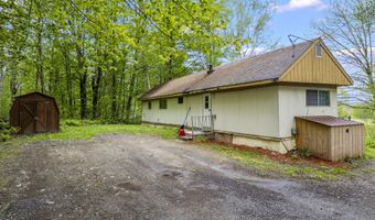 14 Lakeshore Dr, Belgrade, ME 04918