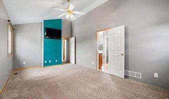915 Kansas Ave, Berthoud, CO 80513