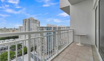 18011 Biscayne Blvd PH04, Aventura, FL 33160